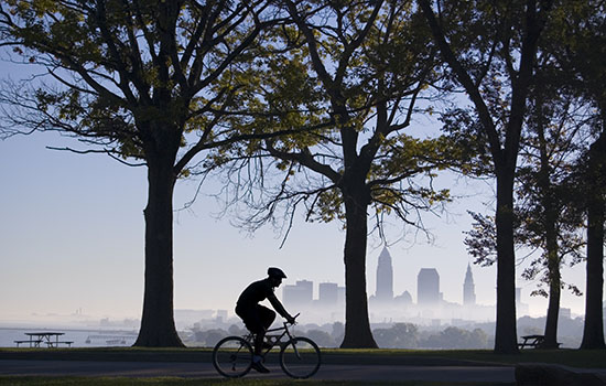 ct cyclist clevleland skyline